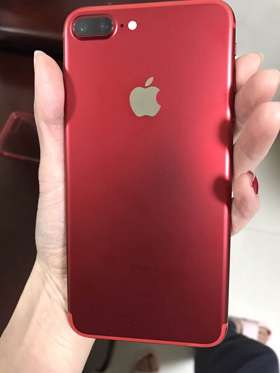 苹果7红色版好看吗苹果手机锁屏出现红色时钟-第1张图片-太平洋在线下载
